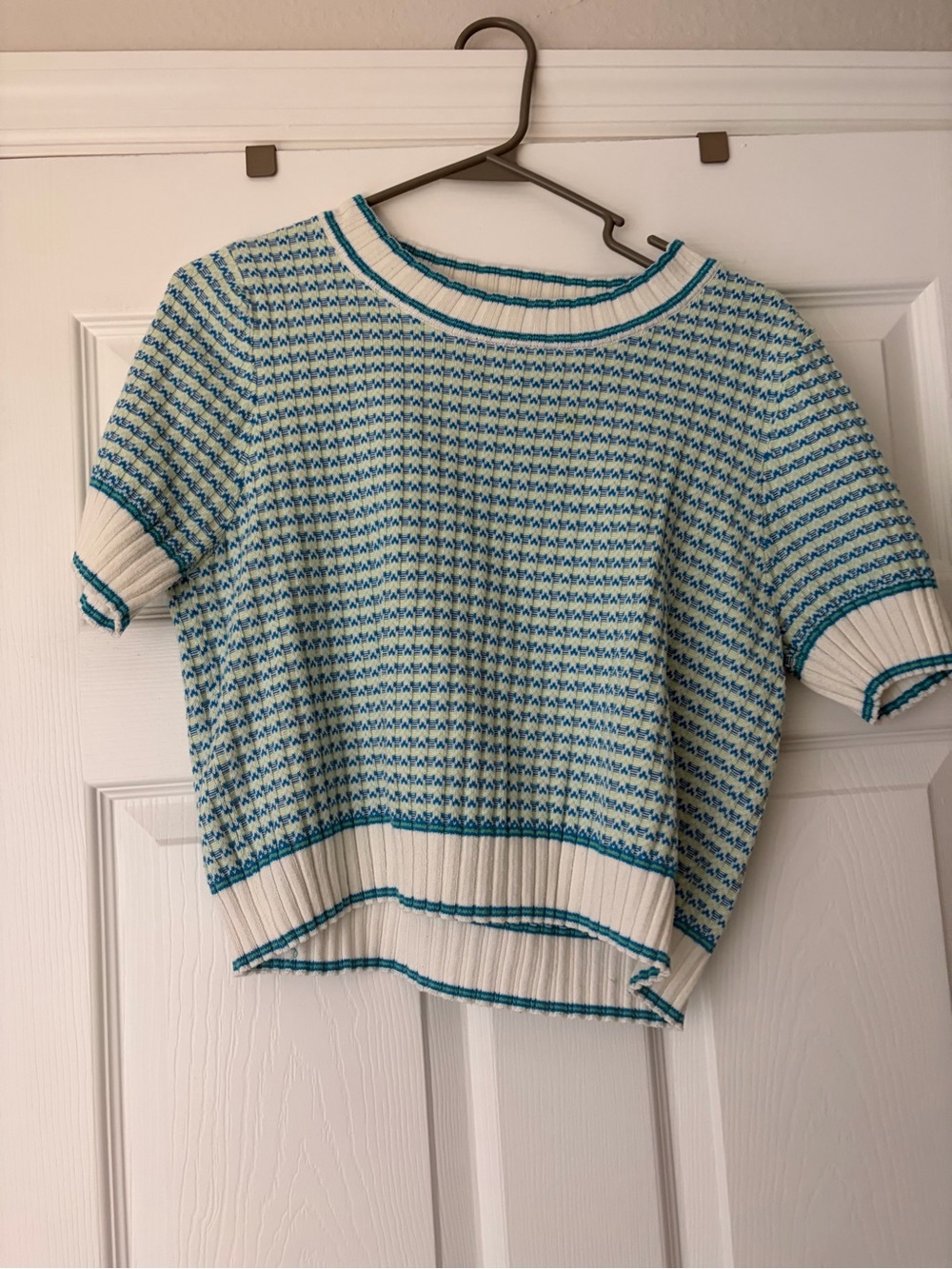 Entro Short Sleeve Blue & White Knit Sweater Top